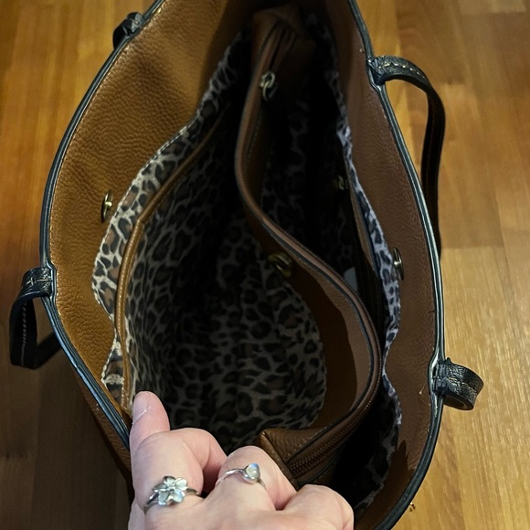 Tan Purse - Picture 5 of 8